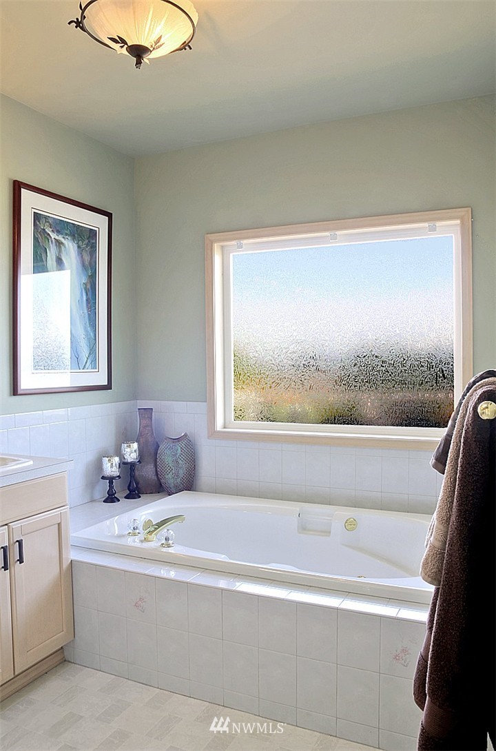 1029 Arrowhead Road Camano Island, WA 98282 - Photo 16 of 25 Gallery Image 16