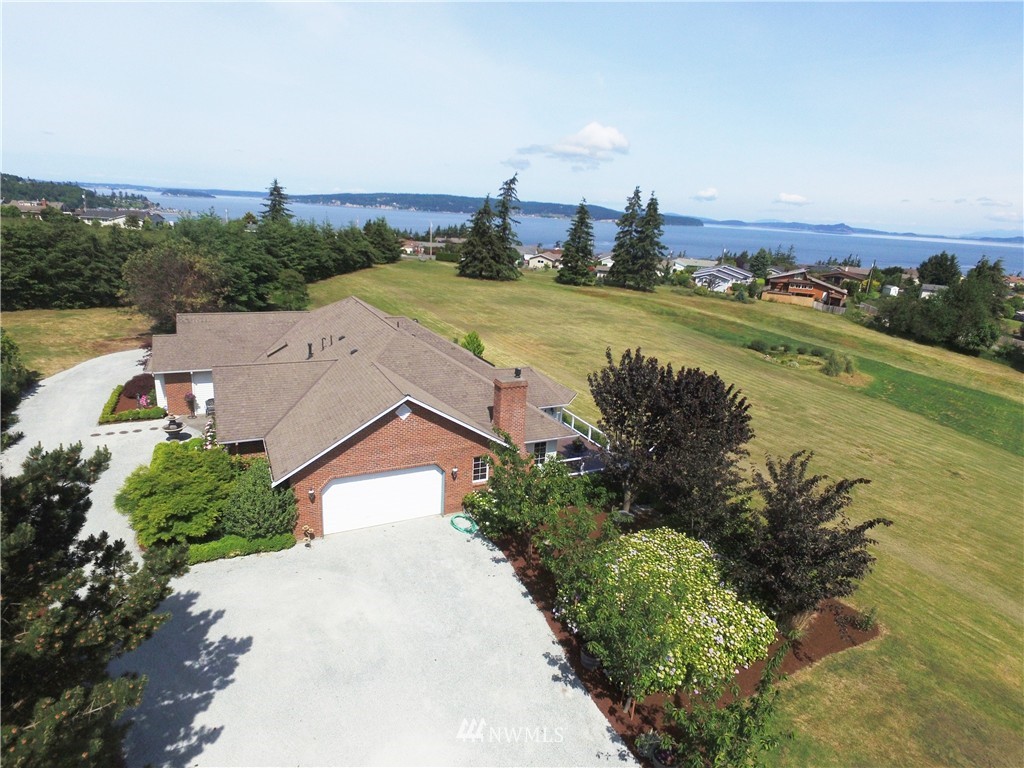 1029 Arrowhead Road Camano Island, WA 98282 - Photo 3 of 25 Gallery Image 3