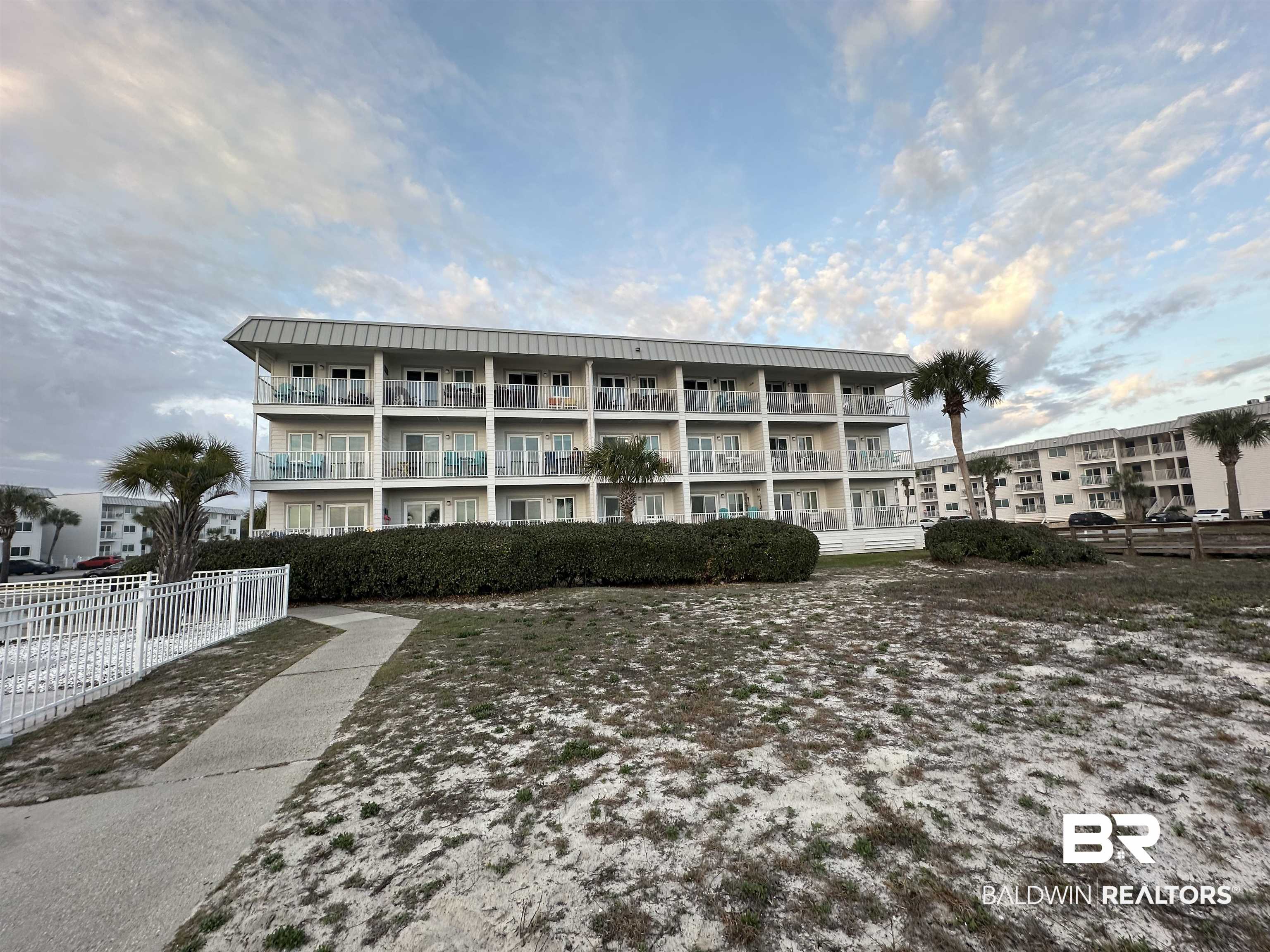 400 Plantation Road, Unit 2202 Gulf Shores, AL 36542 - Photo 2 of 26 View of apartment building / complex