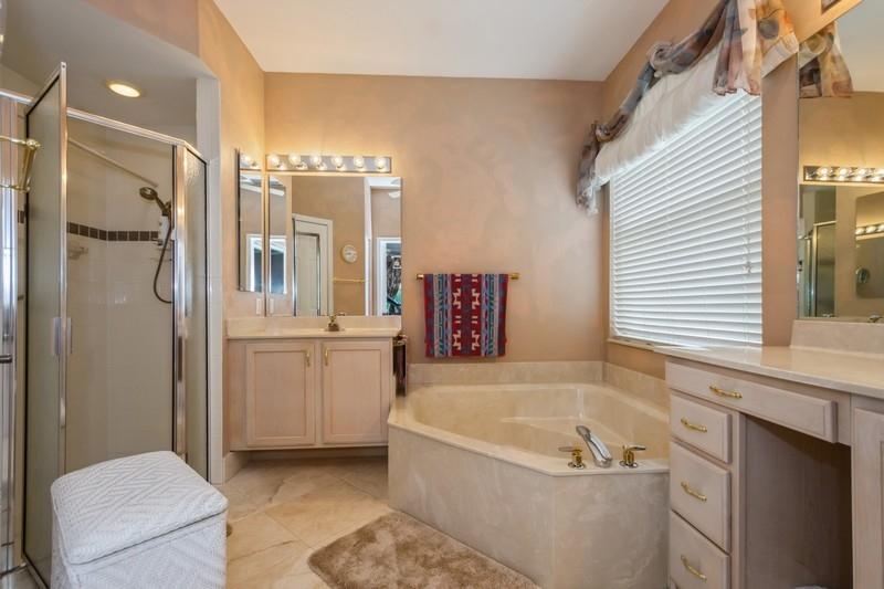 8670 Via Ancho Road Boca Raton, FL 33433 - Photo 12 of 24 11_8670ViaAnchoRd_13_PrimaryBathroom_Fle