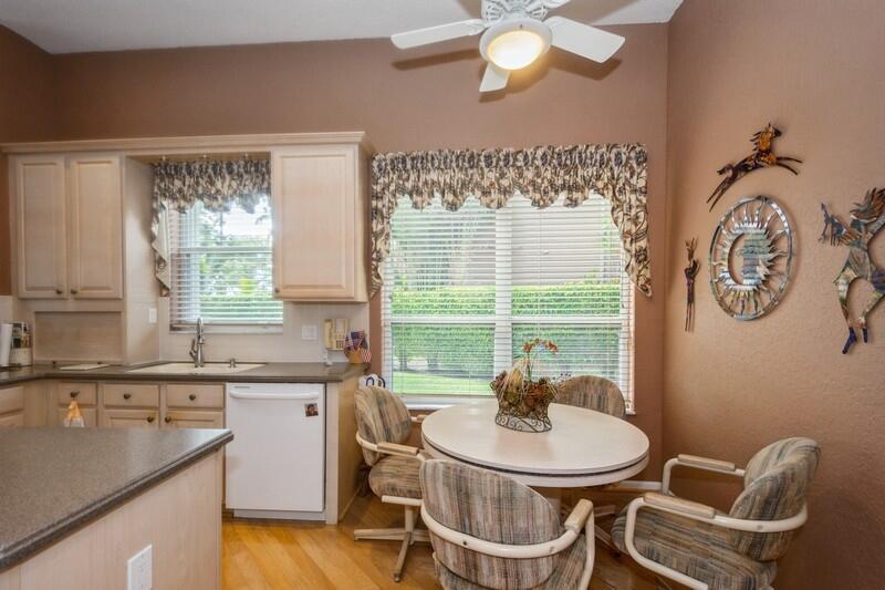 8670 Via Ancho Road Boca Raton, FL 33433 - Photo 9 of 24 07_8670ViaAnchoRd_366_BreakfastRoom_Flex