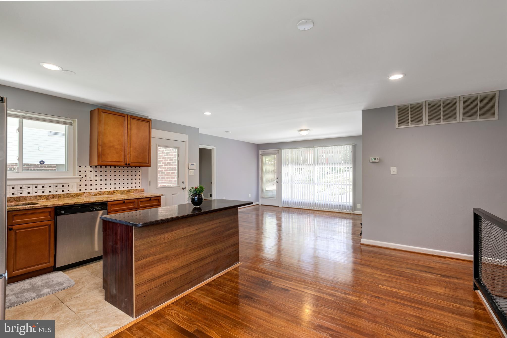 305 Belton Road Silver Spring, MD 20901 - Photo 2 of 37