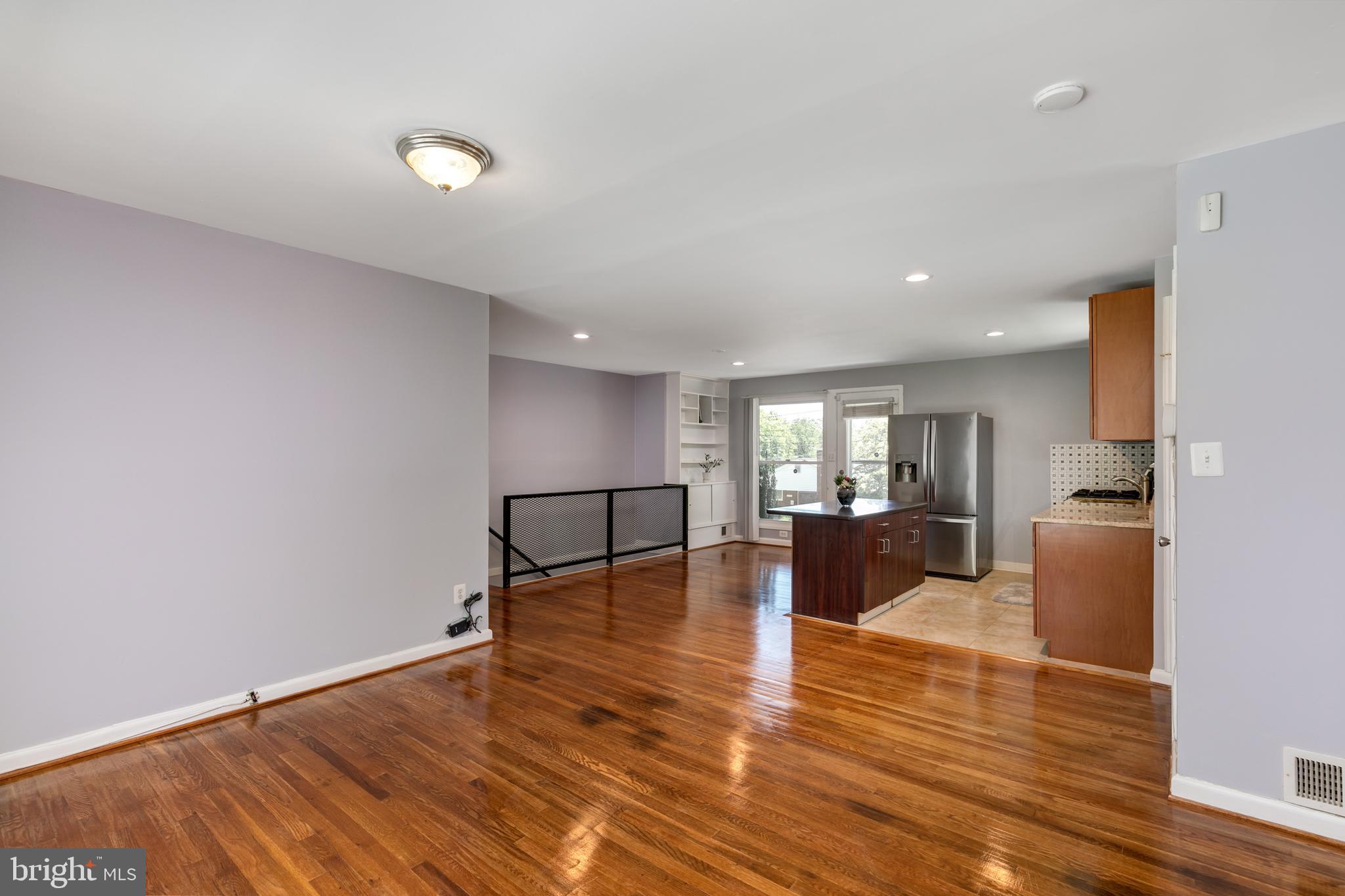 305 Belton Road Silver Spring, MD 20901 - Photo 3 of 37