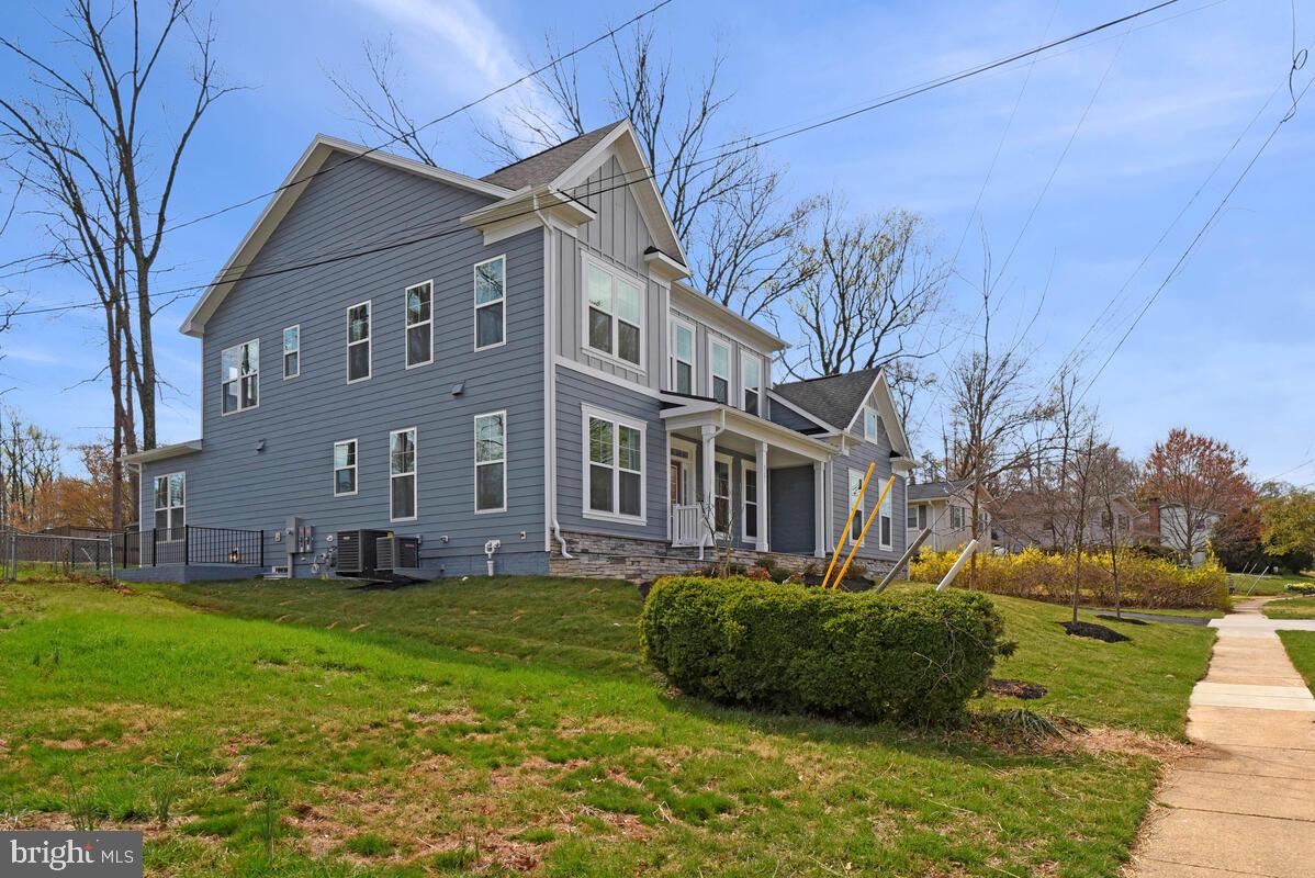 8205 Dabney Avenue Springfield, VA 22152 - Photo 2 of 84