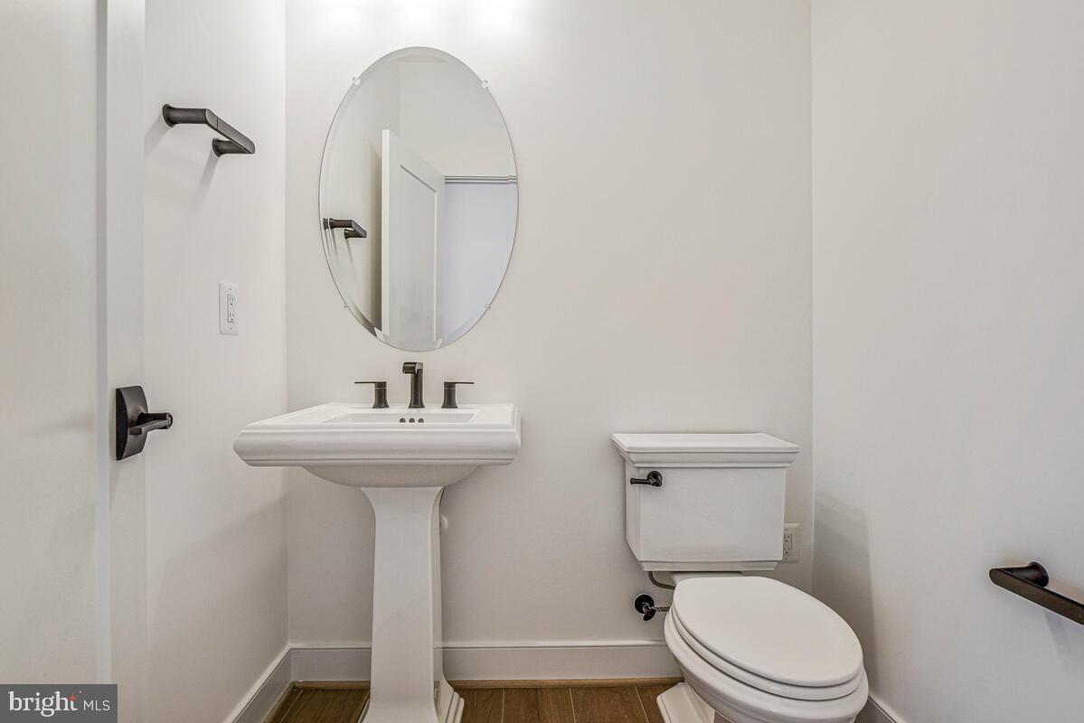 8205 Dabney Avenue Springfield, VA 22152 - Photo 30 of 84
