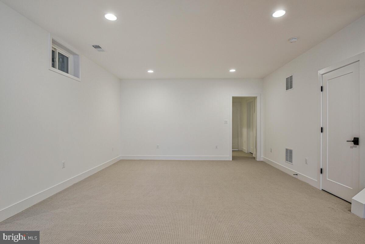 8205 Dabney Avenue Springfield, VA 22152 - Photo 65 of 84