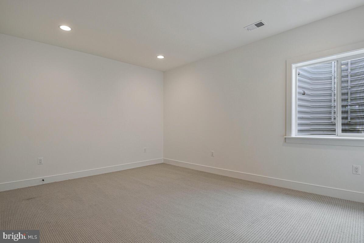 8205 Dabney Avenue Springfield, VA 22152 - Photo 66 of 84