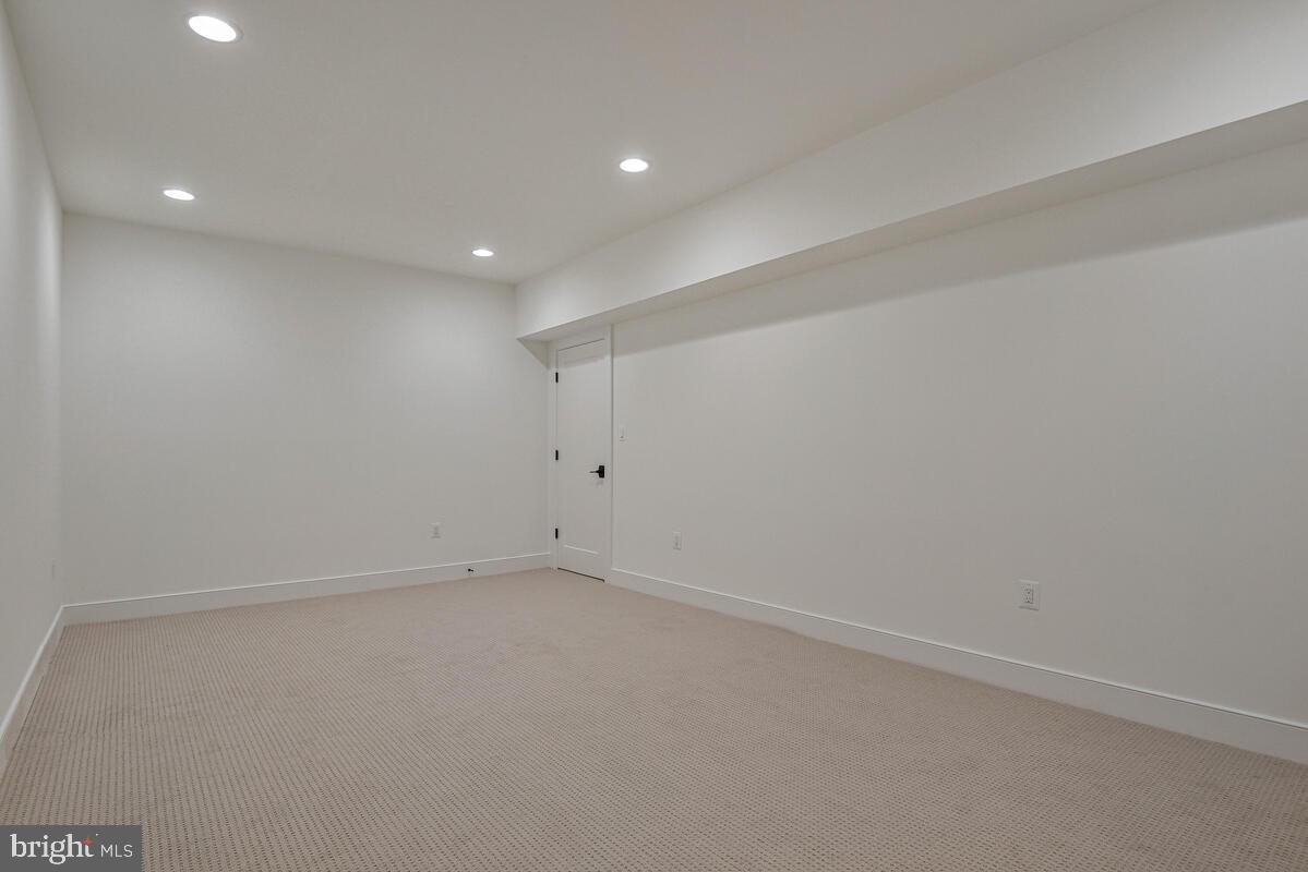 8205 Dabney Avenue Springfield, VA 22152 - Photo 73 of 84