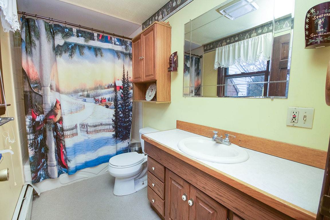 184 Warner Hill Road Derry, NH 03038 - Photo 22 of 34