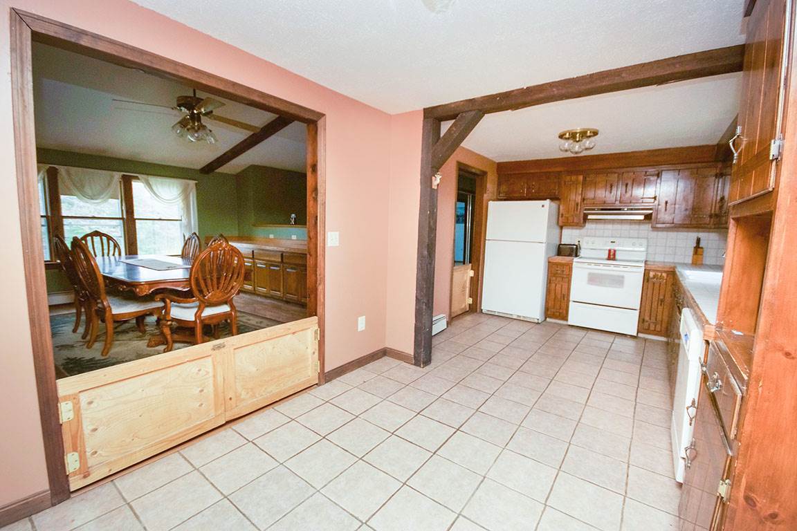 184 Warner Hill Road Derry, NH 03038 - Photo 5 of 34