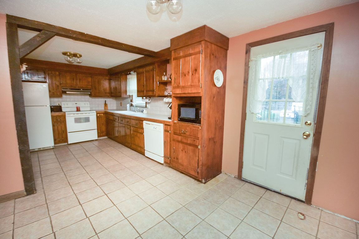 184 Warner Hill Road Derry, NH 03038 - Photo 7 of 34