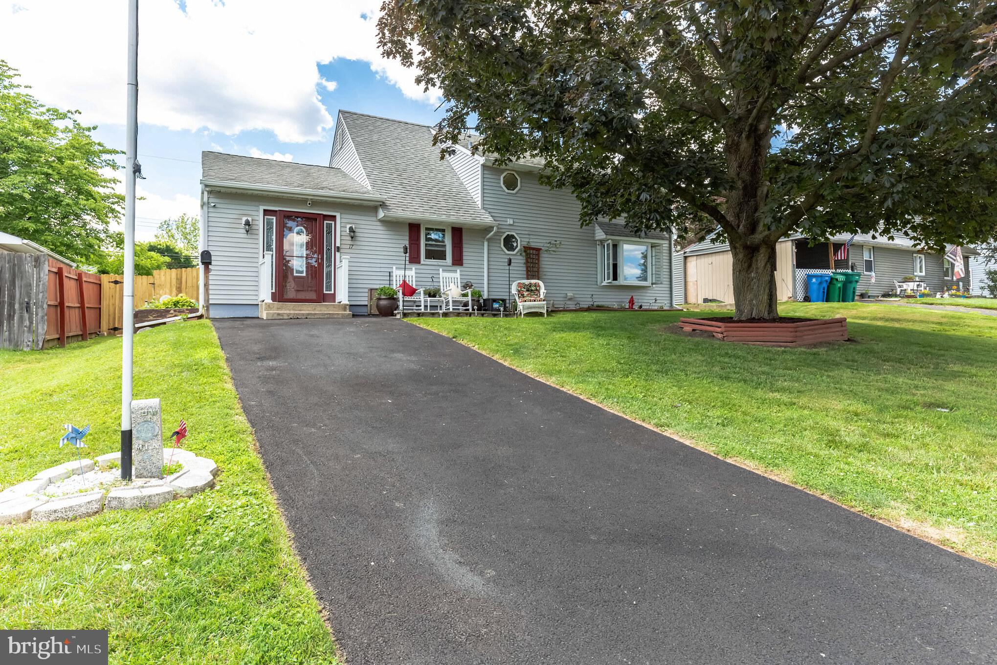 17 Inbrook Road Levittown, PA 19057 - Photo 1 of 14 Gallery Image 1
