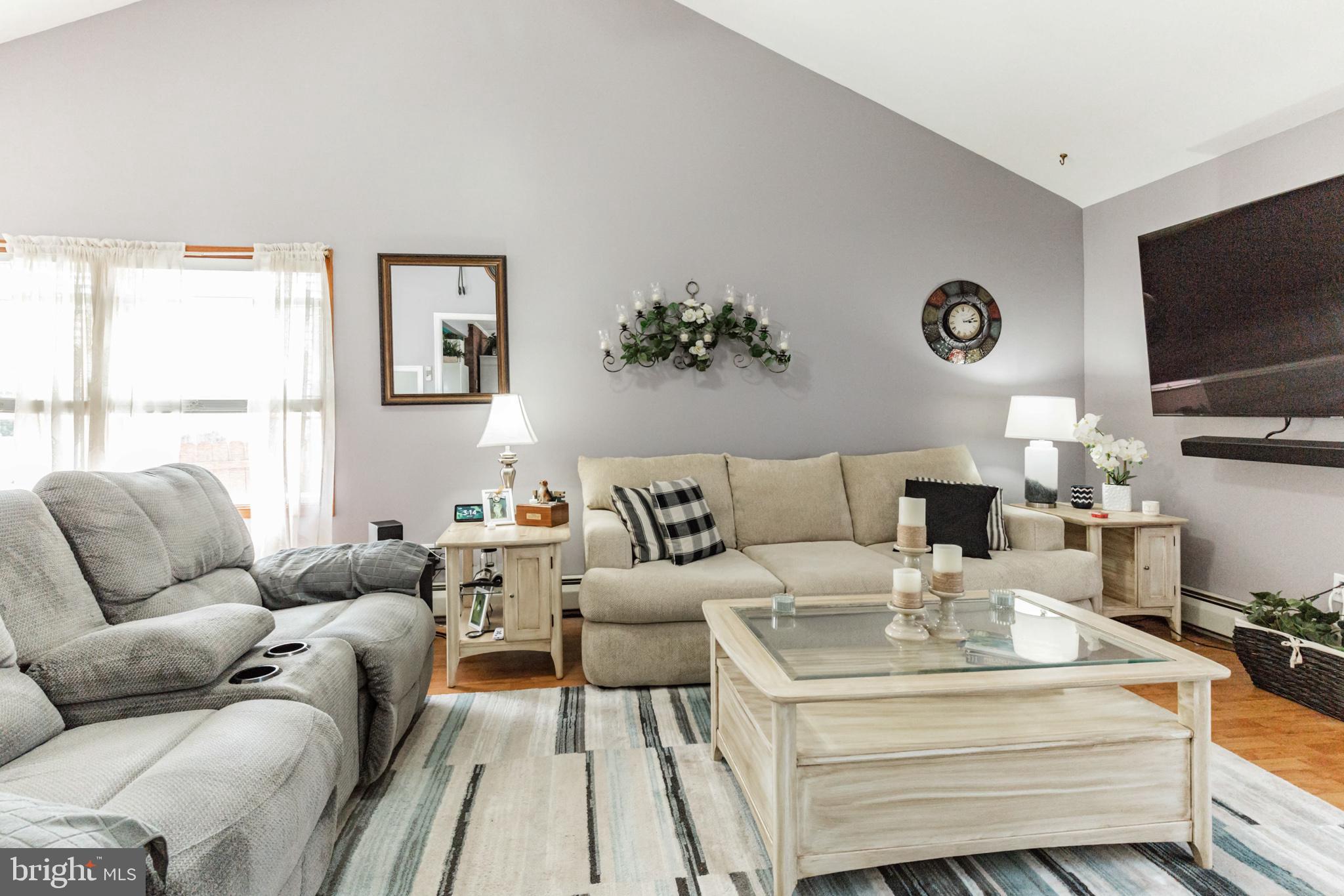 17 Inbrook Road Levittown, PA 19057 - Photo 4 of 14 Gallery Image 4