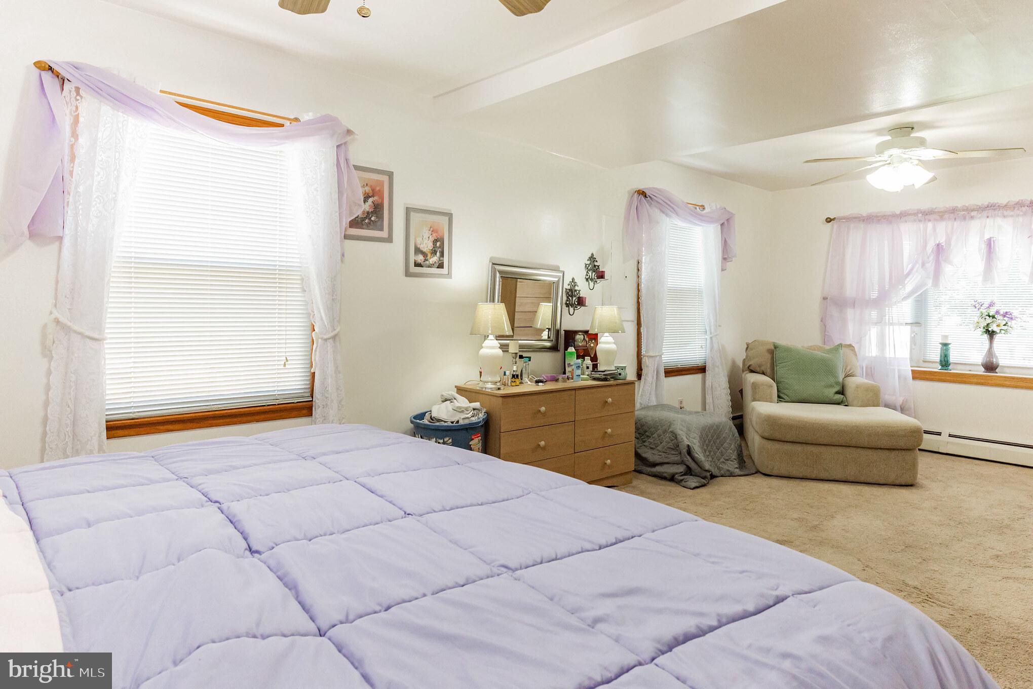 17 Inbrook Road Levittown, PA 19057 - Photo 9 of 14 Gallery Image 9