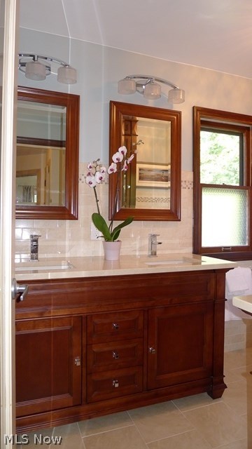 2012 Rossmoor Road Cleveland Heights, OH 44118 - Photo 15 of 25