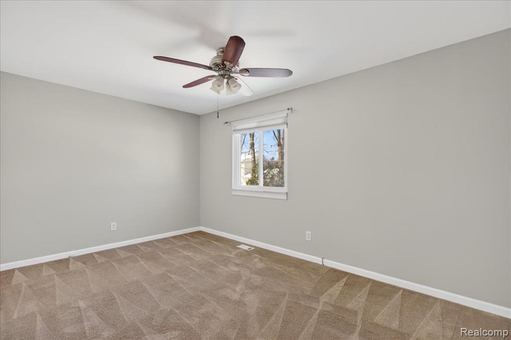 1155 Seabury Drive Lake Orion, MI 48362 - Photo 23 of 41