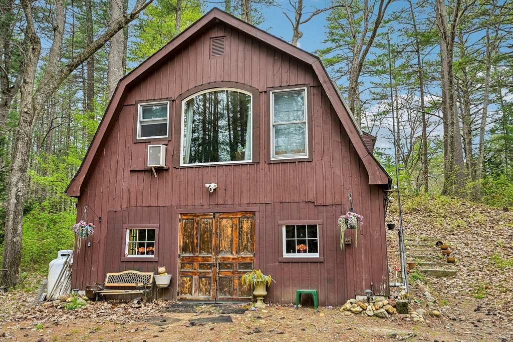 157 Robinson Road Oakham, MA 01068 - Photo 3 of 28