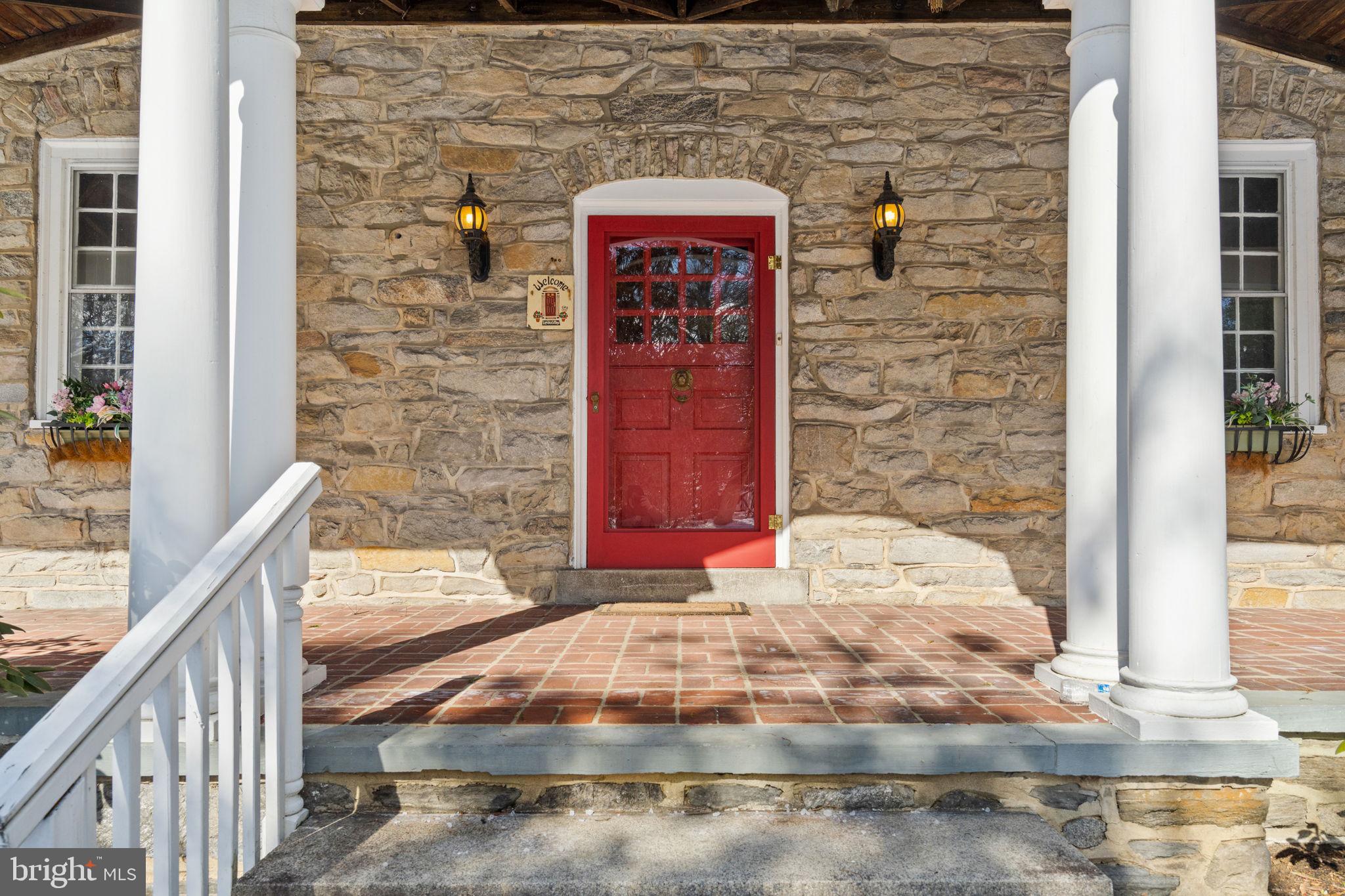 1 Sproul Lane Wallingford, PA 19086 - Photo 4 of 58