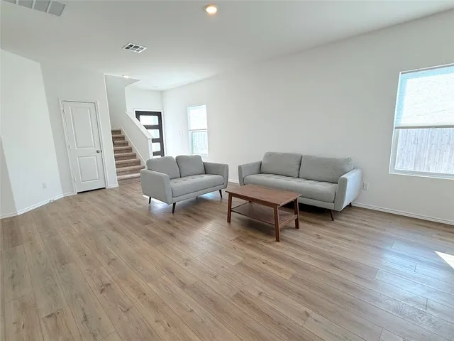 $2,395 | 224 Canley Loop, Hutto, TX 78634