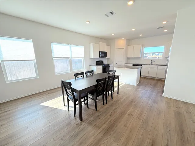 $2,395 | 224 Canley Loop, Hutto, TX 78634