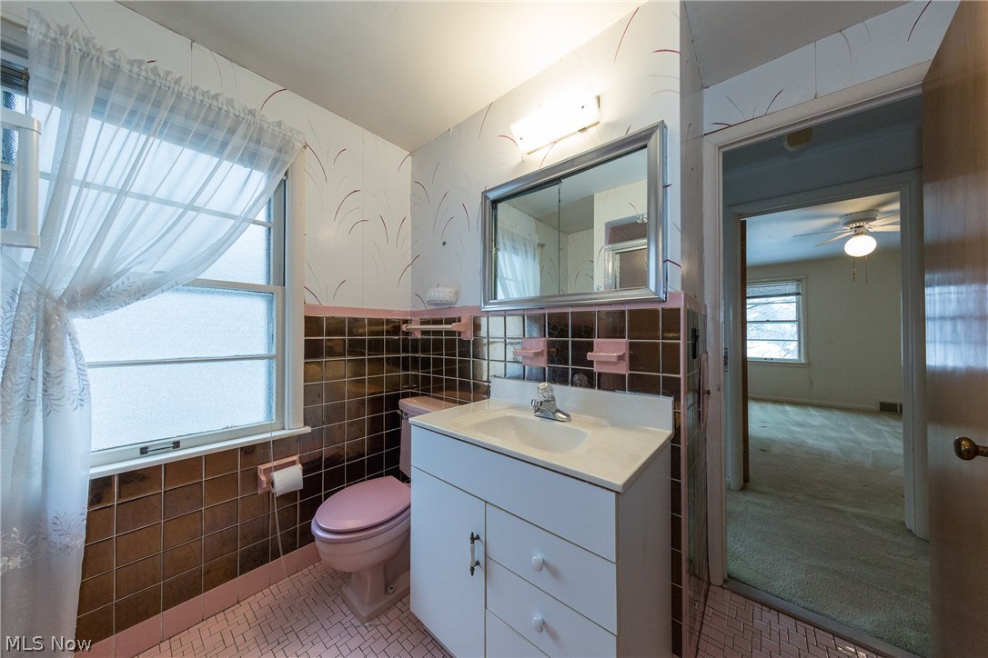 2267 Edgerton Road Cleveland, OH 44118 - Photo 25 of 33
