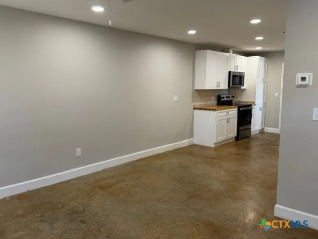 $1,100 | 661 West Austin Street, Unit F, Luling, TX 78648