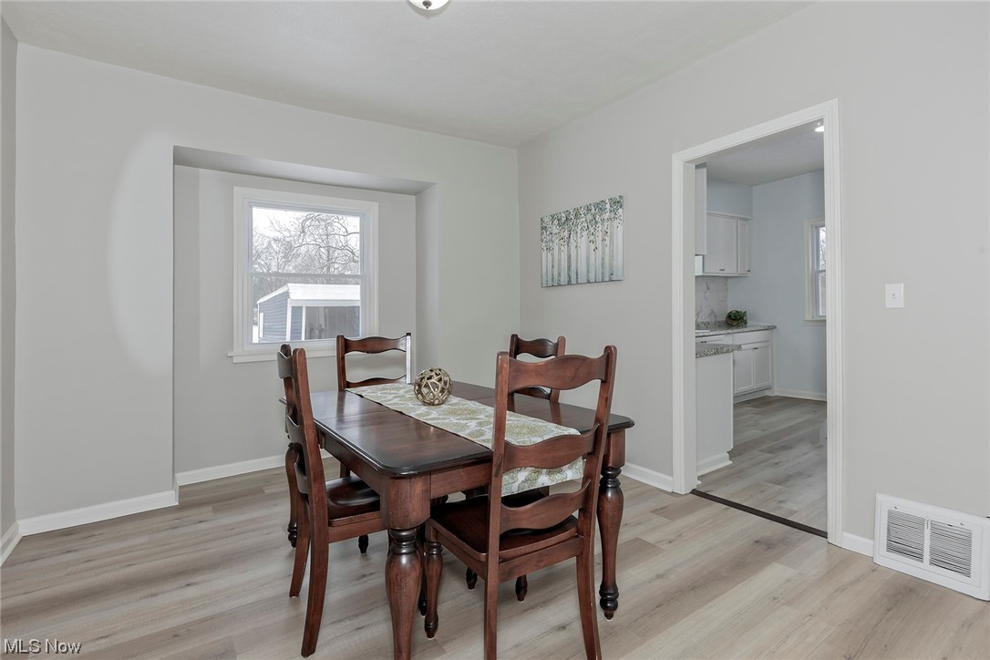 1515 Sunview Road Cleveland, OH 44124 - Photo 12 of 44
