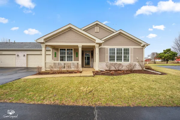 $295,000 | 15958 Buckner Pond Way, Crest Hill, IL 60403