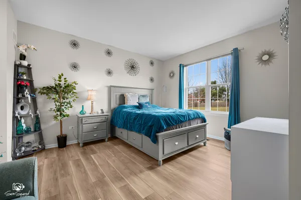 $295,000 | 15958 Buckner Pond Way, Crest Hill, IL 60403