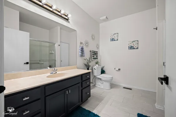 $295,000 | 15958 Buckner Pond Way, Crest Hill, IL 60403