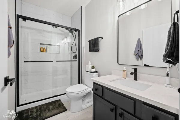 $295,000 | 15958 Buckner Pond Way, Crest Hill, IL 60403
