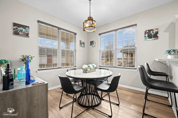 $295,000 | 15958 Buckner Pond Way, Crest Hill, IL 60403