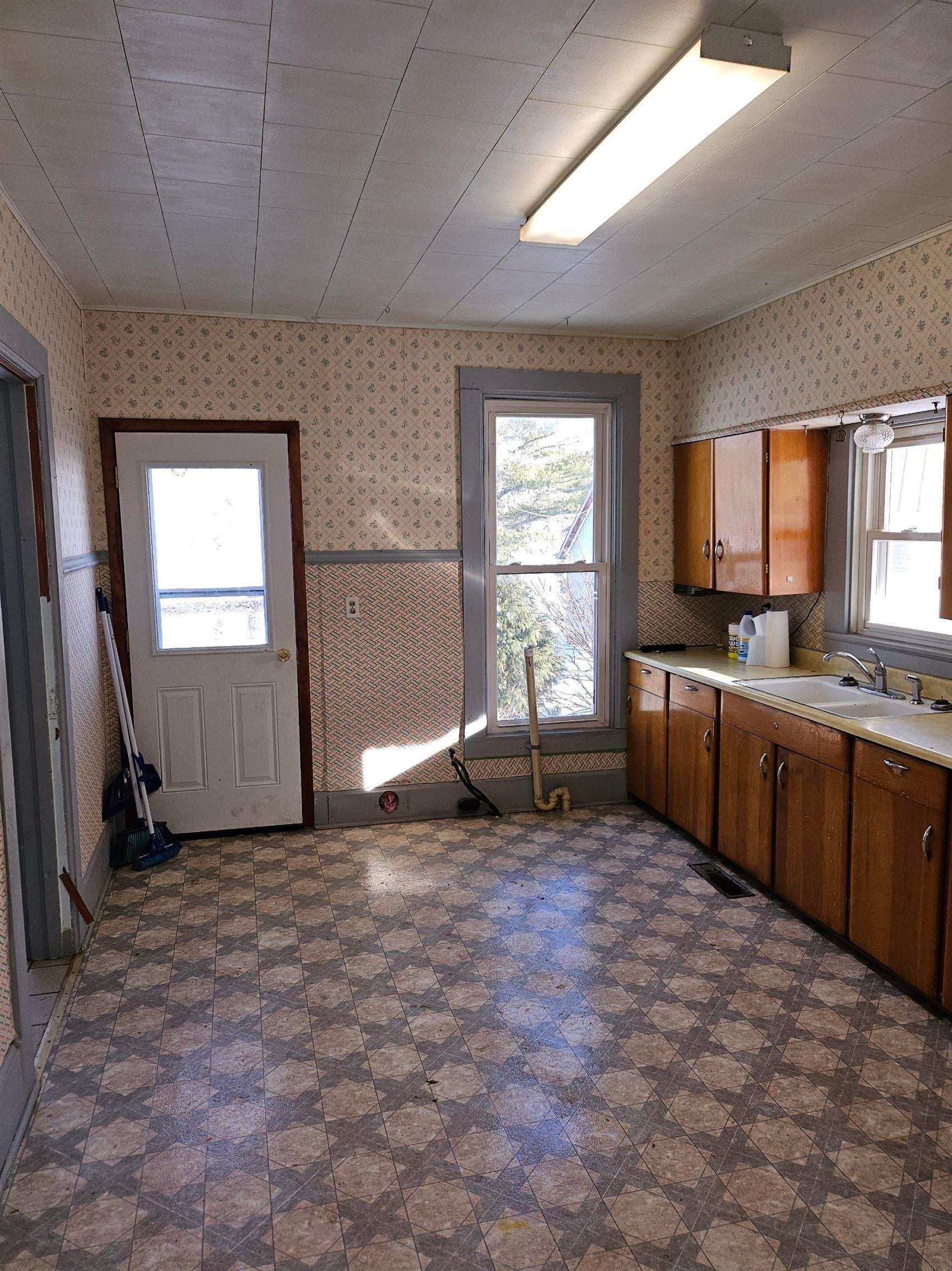 312 Commercial Street Strawberry Point, IA 52076 - Photo 2 of 14 Gallery Image 2
