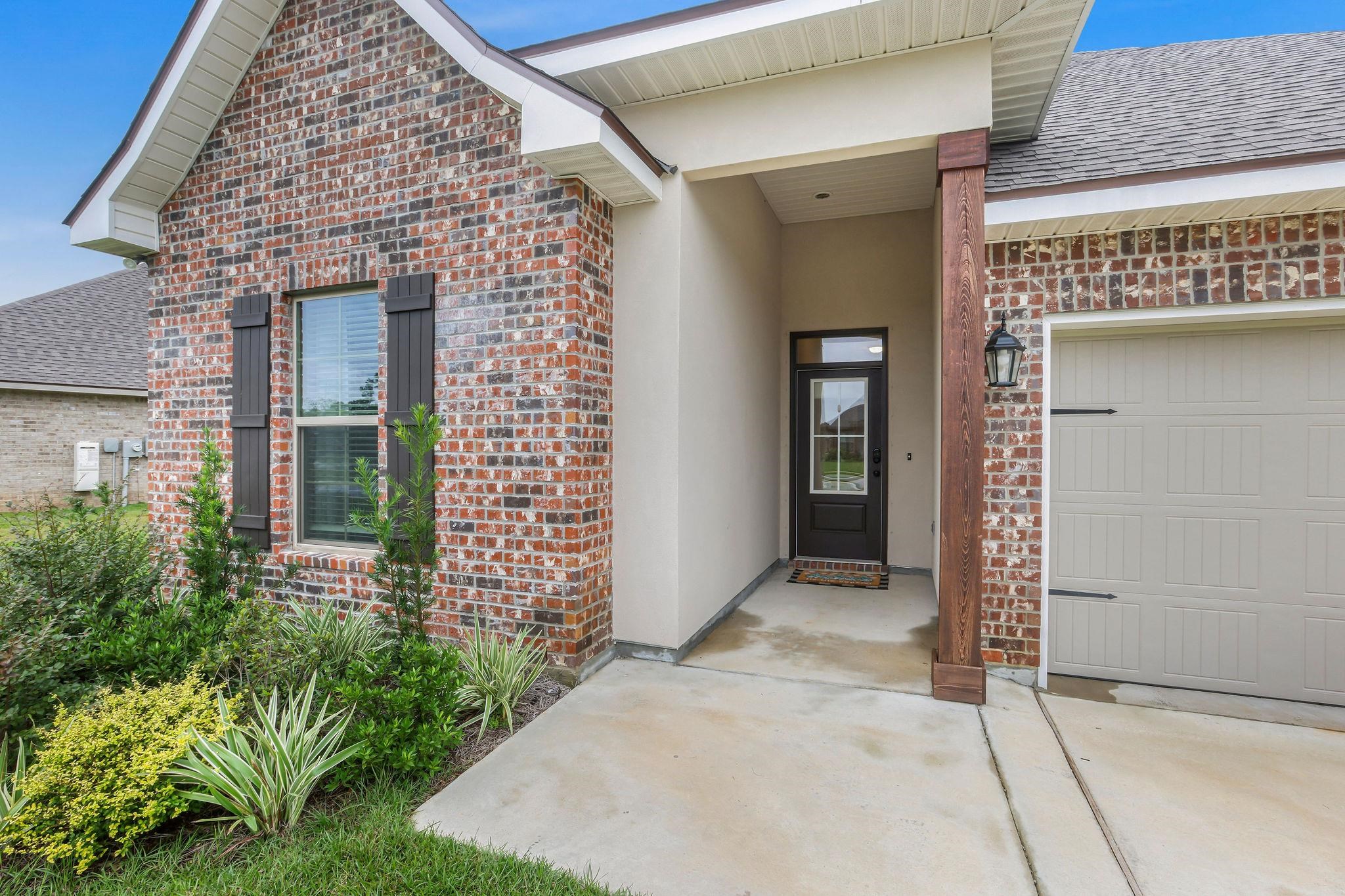 9988 Chipper Lane Foley, AL 36535 - Photo 2 of 26 Entry
