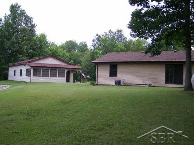 8945 South Fordney Road St. Charles, MI 48655 - Photo 4 of 12 20067568-3.JPG