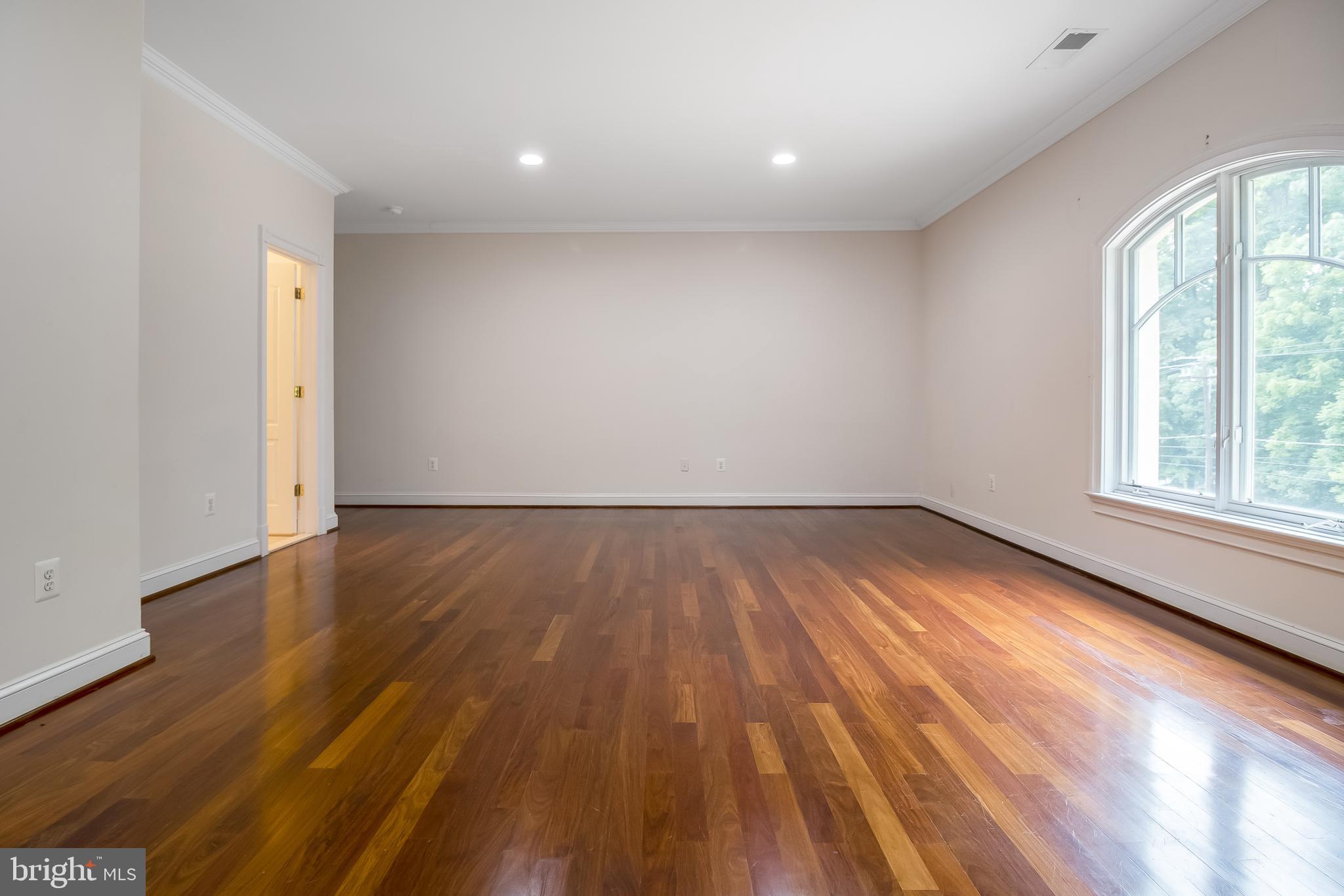 9101 Burdette Road Bethesda, MD 20817 - Photo 88 of 113 Gallery Image 88