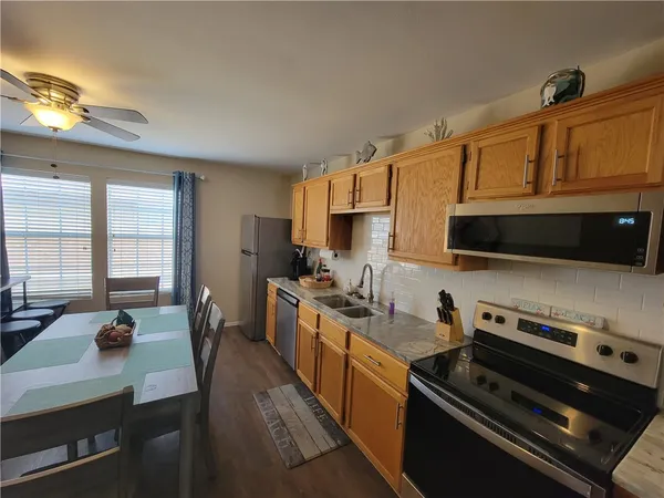$2,100 | 15438 Seamount Cay Court, Unit 103, Corpus Christi, TX 78418