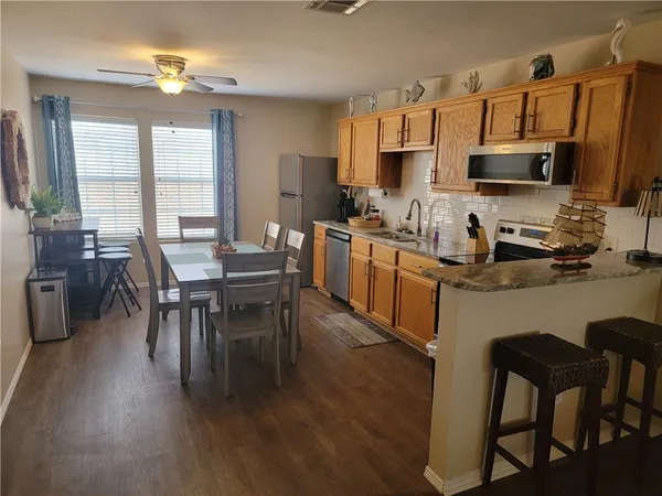 $2,100 | 15438 Seamount Cay Court, Unit 103, Corpus Christi, TX 78418