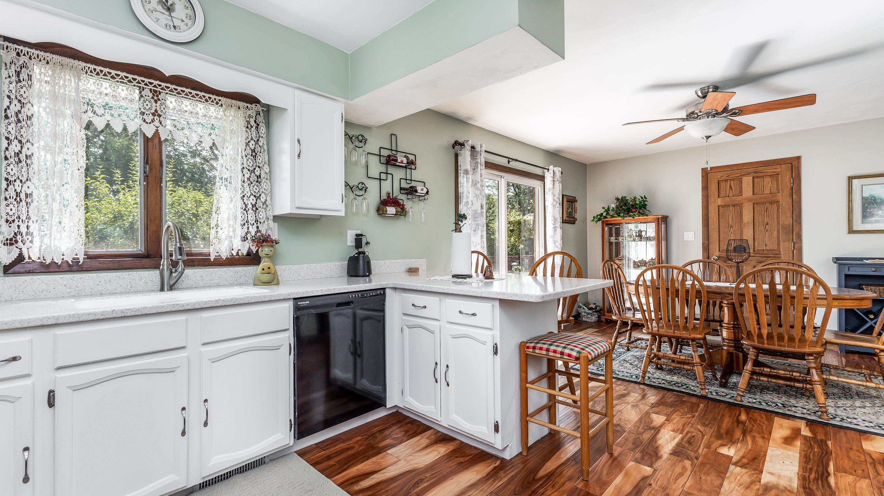 7121 Pine Road East Dubuque, IL 61025 - Photo 11 of 52 Gallery Image 11