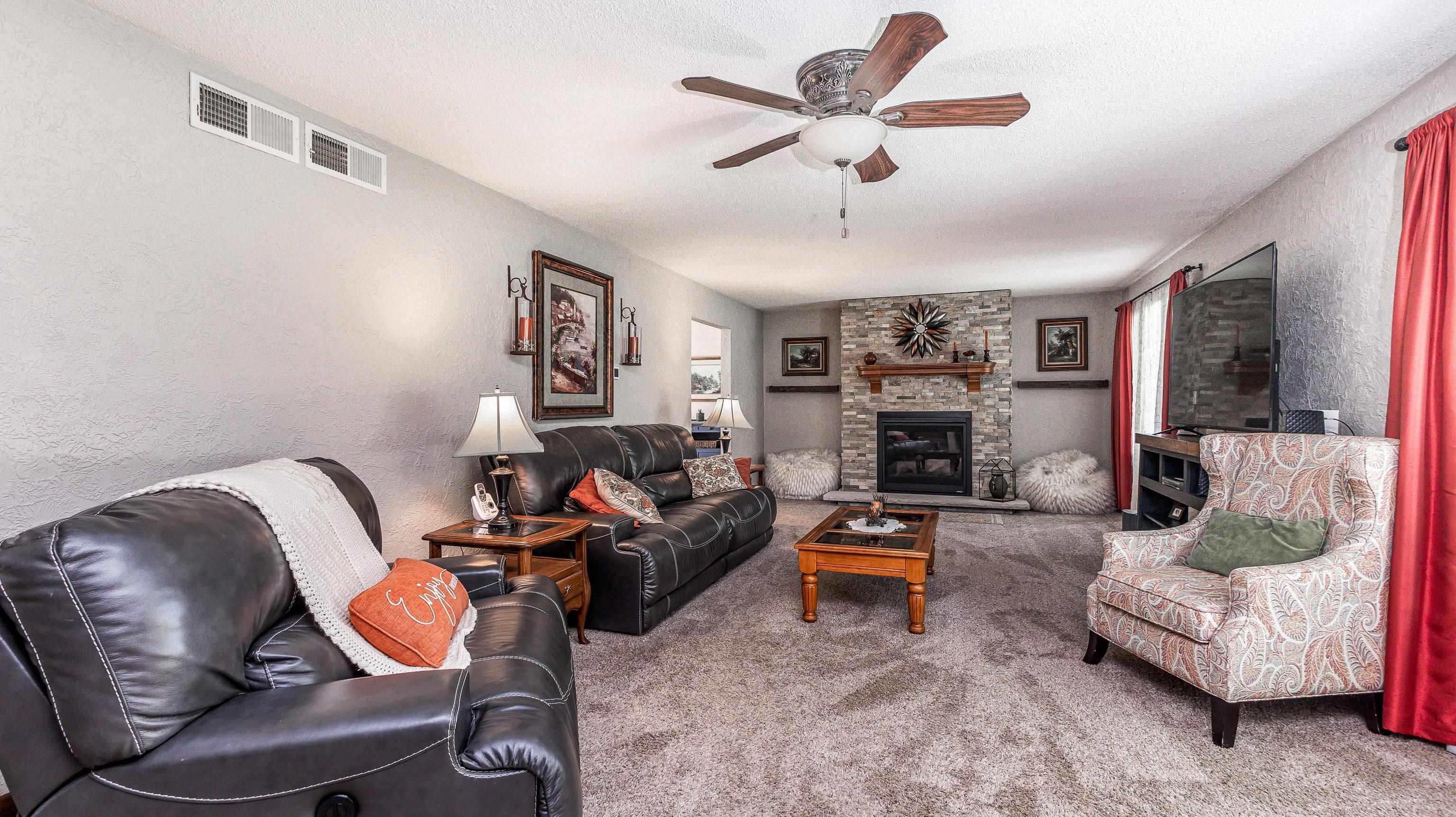7121 Pine Road East Dubuque, IL 61025 - Photo 3 of 52 Gallery Image 3