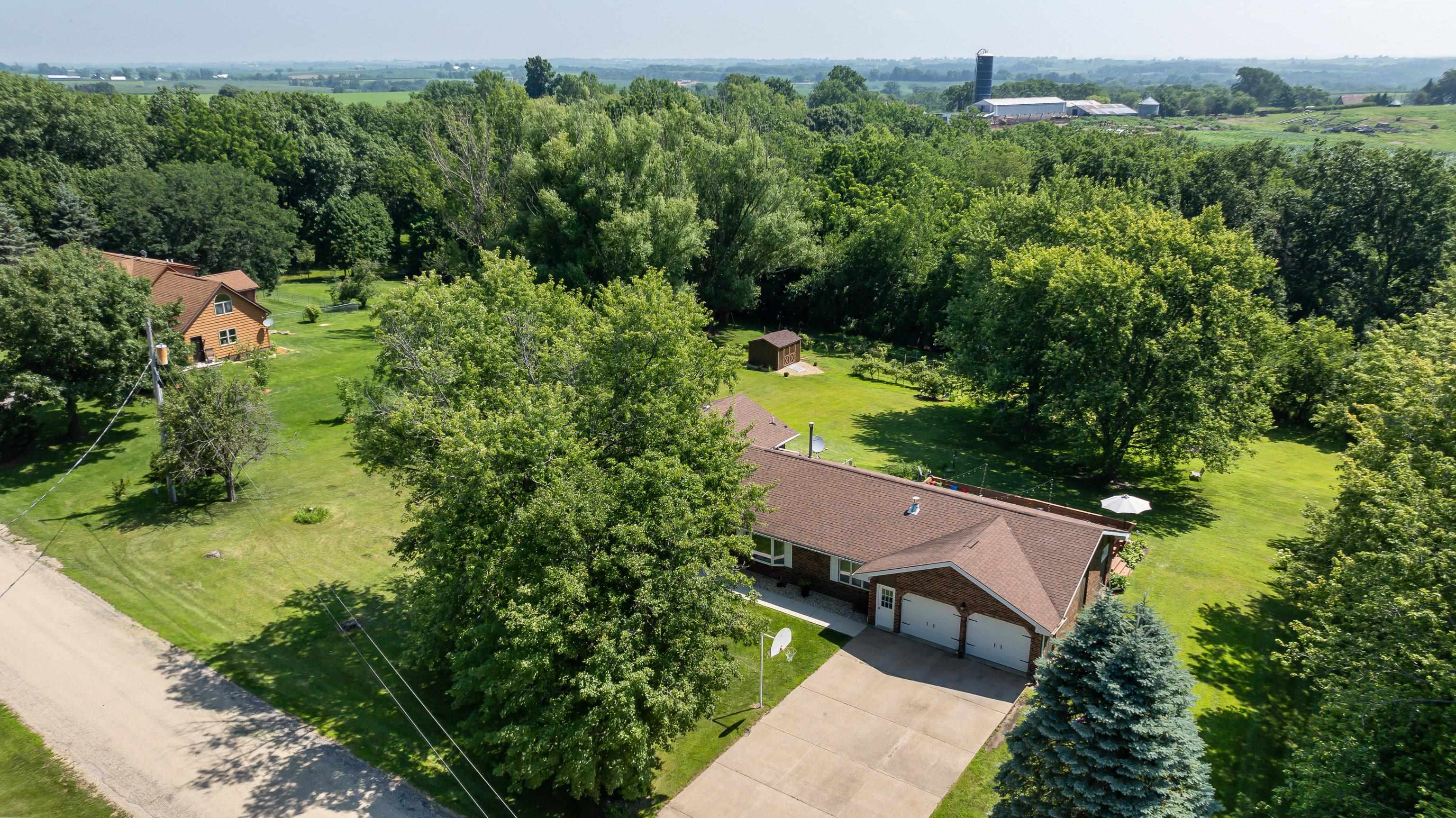 7121 Pine Road East Dubuque, IL 61025 - Photo 45 of 52 Gallery Image 45