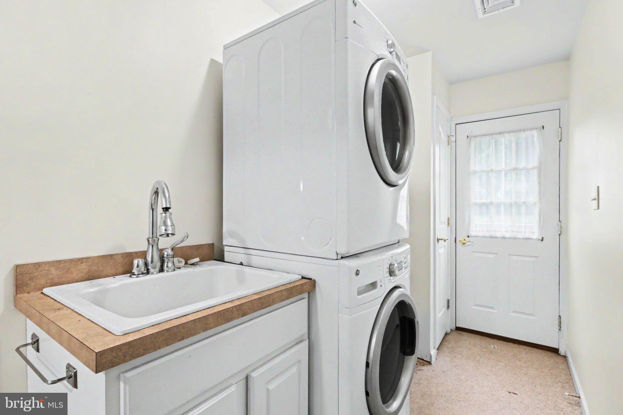 749 Heather Ridge Manheim, PA 17545 - Photo 20 of 36 Laundry