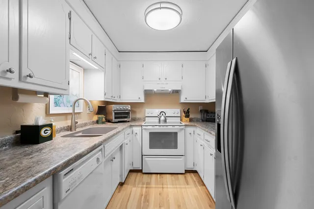 $289,900 | 1043 Marvelle Lane, Unit A11, Green Bay, WI 54304