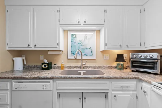 $289,900 | 1043 Marvelle Lane, Unit A11, Green Bay, WI 54304