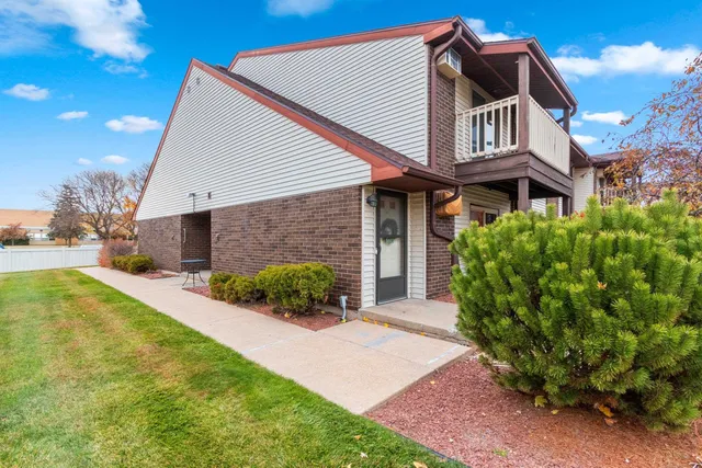 $289,900 | 1043 Marvelle Lane, Unit A11, Green Bay, WI 54304