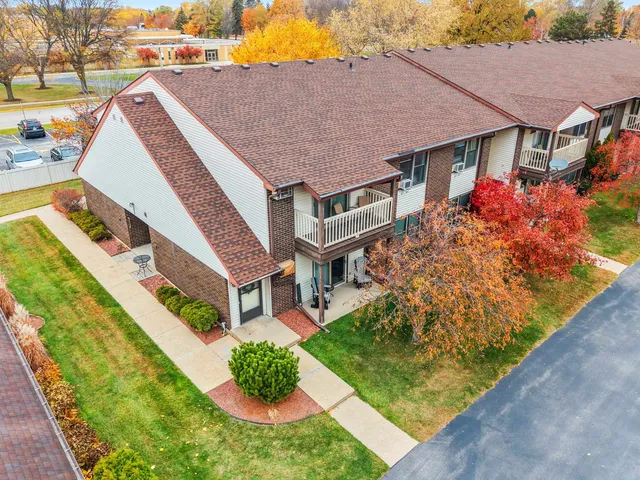 $289,900 | 1043 Marvelle Lane, Unit A11, Green Bay, WI 54304