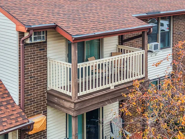 $289,900 | 1043 Marvelle Lane, Unit A11, Green Bay, WI 54304