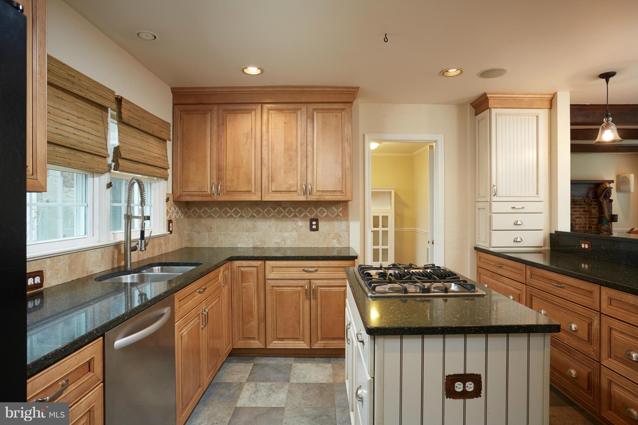 6908 Old Stage Road Rockville, MD 20852 - Photo 8 of 26 Kitchen