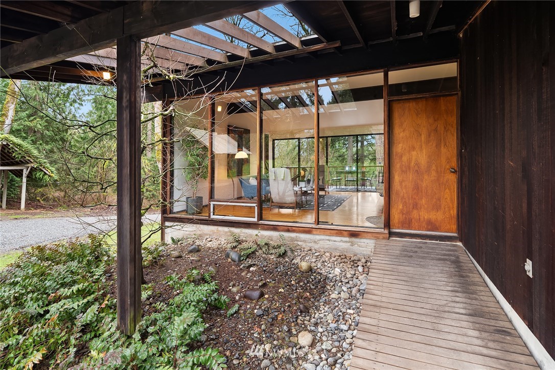 18018 East Spring Lake Drive Southeast Renton, WA 98058 - Photo 1 of 33 Gallery Image 1