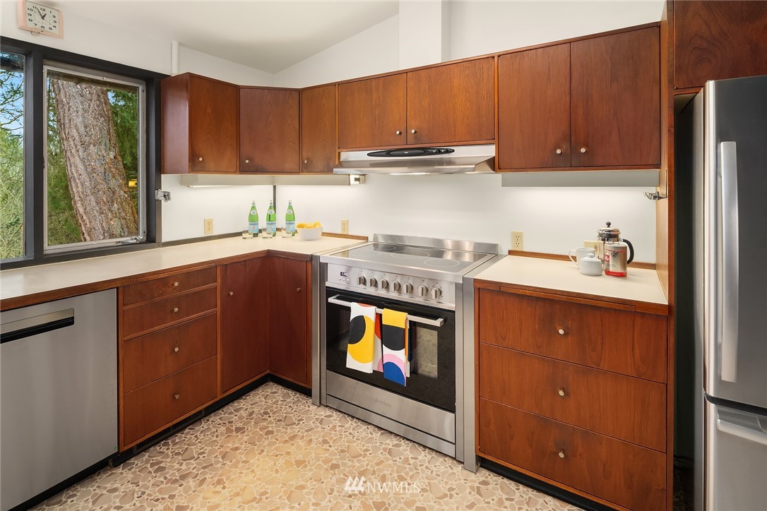 18018 East Spring Lake Drive Southeast Renton, WA 98058 - Photo 15 of 33 Gallery Image 15